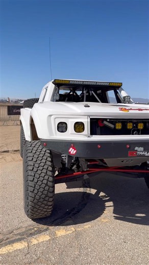 This prerunner build is clean. Check out this rig running #Camburg hubs and a rearend!