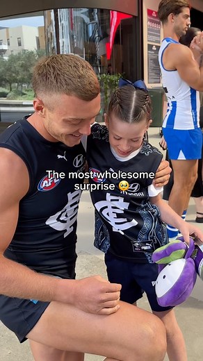 When Crippa surprised seven-year-old Ava with a special guernsey 🫶 Born with a rare genetic condition, Ava has been a patient at the Royal Children’s Hospital since she was a newborn, and will be recognised in this weekend’s Good Friday SuperClash. | AFL