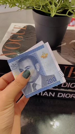 Close-up Review of Makeup and Currency Items