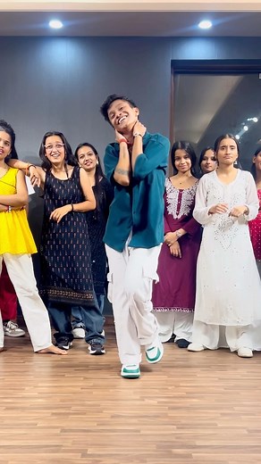 STUDIO ( one.6 ) on Instagram: "What a workshop.. ❤️‍🔥 . . . We are very grateful for you.. ✨ Workshop by :- @itspreeti_21__ 🏡 :- @studio_one.6 🎧 :- Dagabaaz re . . . . Address - C:79 , East of Kailash , New Delhi ☎️ - 9651954322 Book your spot in early bird Dm @studio_one.6 for registration ☎️ DM for the more Details ☎️ #pradumkohli #studioone6 #danceclass #delhidancers #danceworkshop #delhidanceworkshop #fyp #fypage #instagram #explore #preeti #reelinstagram #typppppppp