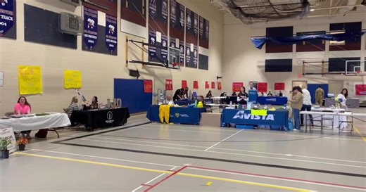 Students try 'teleprompter challenge' at Mead School District 7th Grade Career Fair