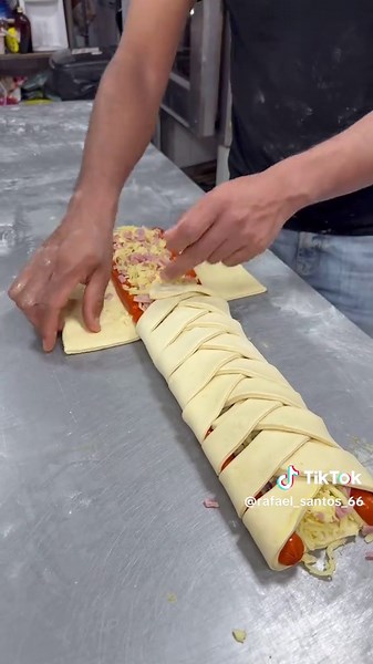Catarina de queijo presunto e salsicha #foodie | comida