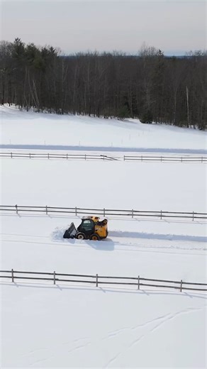 20K views · 357 reactions | There's never a snow problem when you've got a #JCB machine in your fleet. ☃️ Contact your local dealer to get your lease started before the first flake falls! https://bit.ly/4g4FNVC #SnowProblem #WinterWeather | JCB | Facebook