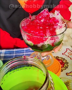 1.6M views · 5K reactions | Es Campur Rumput Laut Pake Gula Asli 'Seger Bgt 襤 . . #adahobbymakan #borneostreetfood | ADA HOBBY MAKAN | Facebook