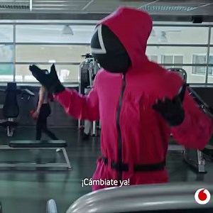 6.1K views · 30 reactions | En Vodafone te traem- ⏩SALTAR INTRO⏩ https://go.vodafone.es/elige-en-netflix Al grano: Fibra + móvil + tv con NETFLIX + Smart TV o Home Cinema por 49,99€/mes. | Vodafone España | Facebook