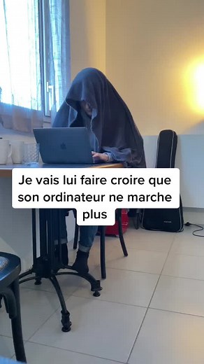 Humorous Tech Prank: Computer Malfunction Joke