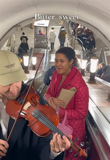 BitterSweet Symphony If you like the music, join me on other platforms and support my work with donations. Find more music in telegram! Links are in the profile. Telegram @aodemidovru Instagram @demidovru YouTube @demidovru #violin #violinmusic #violinist #music #fyp