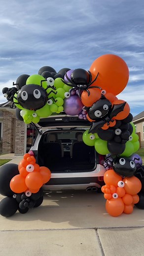 Spooky Balloon Arch for Trunk or Treat Event