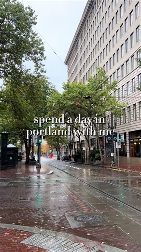 Exploring Autumn in Downtown Portland: A Vlog