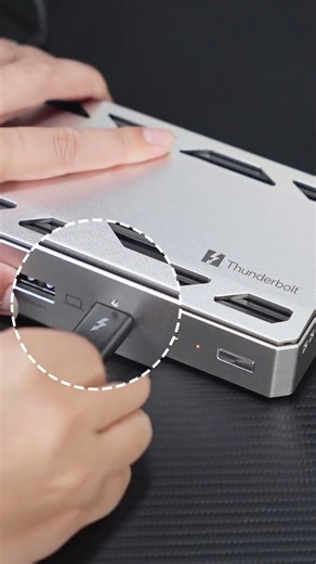 Transform your laptop into a full-blown workstation! The Wavlink Thunderbolt 5 Docking Station delivers ultimate speed & connectivity. 💻✨#desktop #docking #thunderbolt5 #wavlink #tech #technology #TechInnovation #DockingStation #desksetup #desktop #unboxing #productivity #tech #laptopsetup | Wavlink