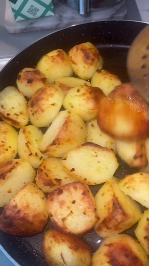 Sunday Roast Beef Recipe with Garlic and Herb Seasoning