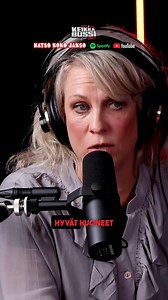 Mikä on Kirka-kohtaus ja mistä Laura sellaisen sai? Katso koko Laura Voutilaisen Keikkabussi -podcast jakso heti ilmaiseksi sekä Youtubesta, että Spotifysta Keikkabussi Podcastin kanavilta. #LauraVoutilainen #MatoValtonen #TumeUusitalo #Keikkabussi #Keikkabussipodcast #Keikkabussipodi | Keikkabussi-podi