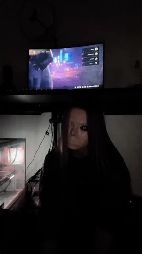 WhO’s HiDinG uNdEr YoUr dEsK?¿ #sfx #horror #creepy #cosplay