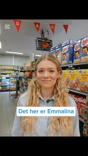 Emmalina Mosgaard Laursen trodsede forventninger og fordomme. 11 dage efter, hun fik studenterhuen på hovedet og et eksamensbevis med et flot snit i hånden, gik hun i lære som salgsassistent ved den lokale købmand. #midtjyllandsavis #lokalmedvilje #silkeborg #ans #dagligvarebranchen #salgsassistent #uddannelsessnobberi #spar | Midtjyllands Avis