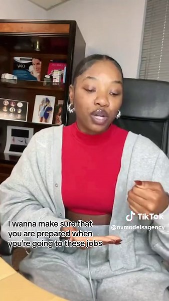 ON SET 📸 Admissions Director @SirQuoraCarroll shares #modelingtips for new and established talent! #Model #Actor #Midwest