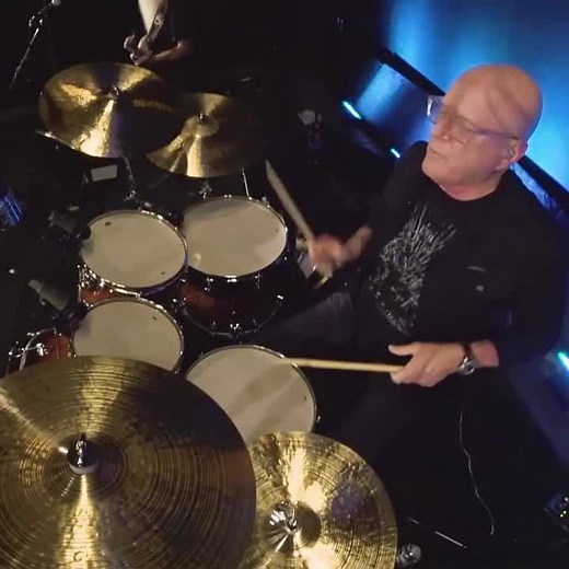 Must watch! 🙌 One of the tightest rhythm sections in music shares their expertise in this informative and engaging series. Russ Kunkel (drums) and Leland Sklar - Bassist – two-fifths of The Immediate Family – are the featured guests in this three-part video series, available now for free for 30 days on our YouTube channel! Watch Part 1 of 3 now 👉 https://youtu.be/uzBdVmgZwws #drumchannel #musiceducation #theimmediatefamily | Drum Channel