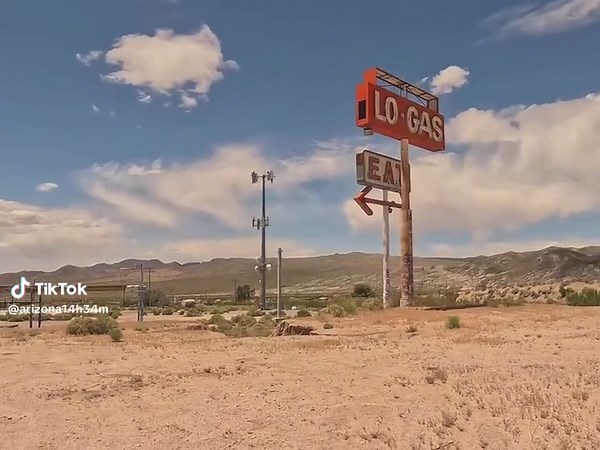 Exploring the Aesthetic Vibes of the Mojave Desert in America