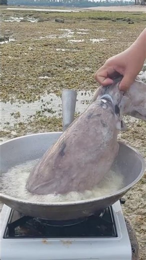 Crispy Fried Cuttlefish SIZZLE! 🔊