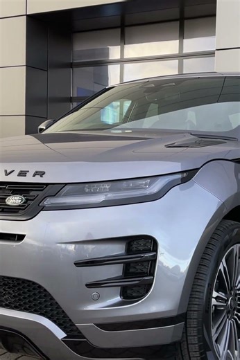 Range Rover Evoque D200 Dynamic SE – Luxury, Power & Presence in Eiger Grey