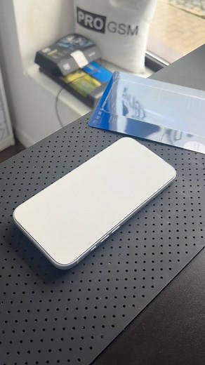 311K views · 10K reactions | 17 pro max 懶✌️ #protection #screenprotector #3mk #progsm #highquality #iphone #hydrogel | PRO GSM | Facebook