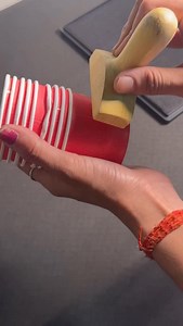 Curved surfaces Jaise ki cups and containers, glasses and handis....