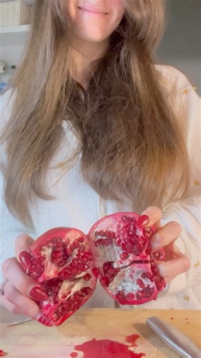 AVA DOVESI || WOMENS COACH || YOUR CYCLE SIS on Instagram: "There are some gentle signs your body is doing what it needs to do. Healthy can look like: • a cycle that’s mostly consistent • bleeding that doesn’t last forever • cramps that are uncomfortable but manageable/ not too much pain • Regular cycles usually mean one period each month • feeling like yourself again post-period This isn’t a checklist. It’s just information not a diagnosis. Save this for your next cycle Share with someone who n