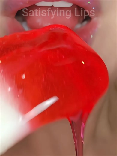 ASMR Satisfying Eating Sounds #asmr #asmreating #satisfyinglips | eating asmr