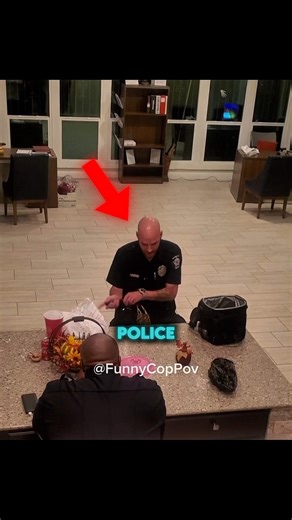 This Cop’s Head Reflects Everything 😂👮‍♂️