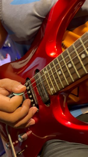 Guitarra Kramer 4