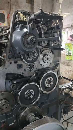 Inside Mechanism Of An Heidelberg Machine