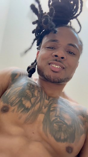 22K views · 584 reactions | " Best Caption Challenge!  Comment your most creative caption below for a chance to win bragging rights! Let the caption battle begin!  #CaptionContest #CreativeMinds #customfittr #customfit #ipepros #bodybuilder #powerlifter #athlete #locs #locstyles #blackmen #fitnessmodel #tattoo #muscle #fit #fitnesslifestyle #gymmotivation #fitnessmotivation #challenge #fyp #foryourpage #teamcustomfit #cani #drake #beyonce | Tyran Rogers | Facebook