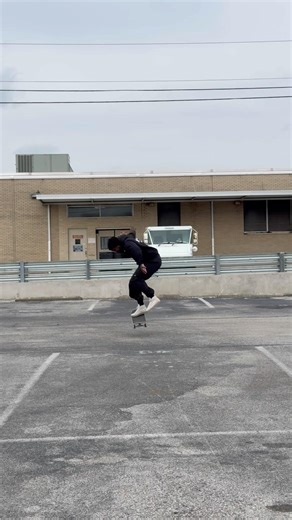 Day 56 of relearning Kickflips did this in the post office parking lot 📨🛹 #doakickflip