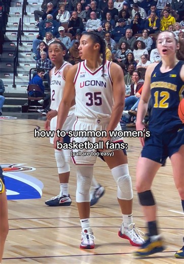 Step 1: post Azzi Fudd. Step 2: repeat step 1 #wbb #uconnwbb #wnba #marchmadness #paigebueckers