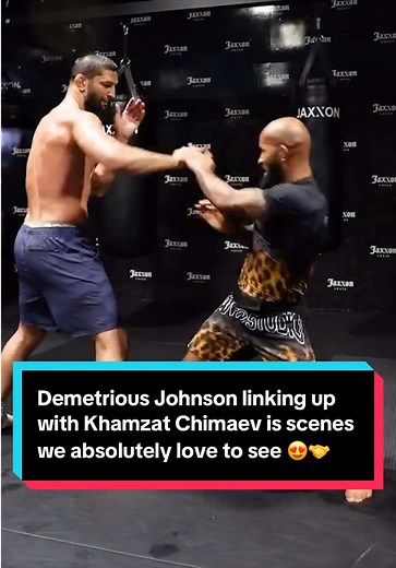 Demetrious Johnson linking up with Khamzat Chimaev is scenes we absolutely love to see 😍🤝 📹: Santo Studio #UFC #MMA #KhamzatChimaev #boxing #demetriousjohnson