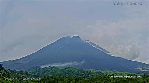 Pyroclastic flow collapse on Merapi volcano, Indonesia on November 10, 2025. | Alex Terry