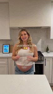 Let’s make a loaded water 🫶🏼 this one is perfect for all the soon to be mamas — the yummiest way to drink raspberry leaf tea in my opinion #loadedwater #hydration #water #fruitwater #raspberryleaftea | Alessandra Brontsema