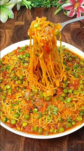 Spicy Chilli Garlic Tomato Maggi Recipe🌶️🍅🍜 #shorts #maggi #recipe #maggirecipe #trending #viral