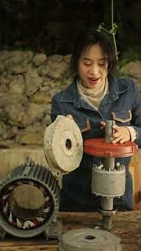 A genius girl repairing broken machines with her child – so cool!