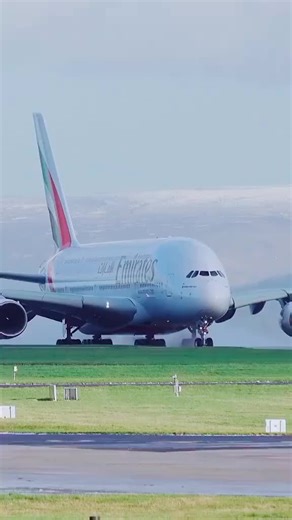 Explore Emirates A380: Inside Look and Landing Experience