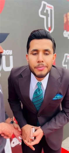 تحية مميزة للشعب الصيني