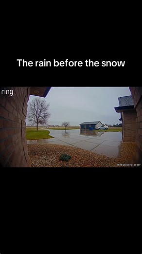 Let the games begin. Commence the bad drivers. Welcome to Minnesota friends. #minnesota #snow #accidents