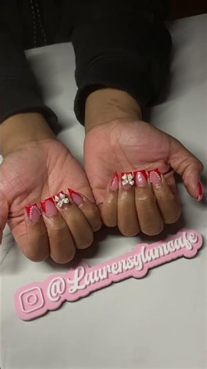 red french tip acrylic nails 💅🏽🌺