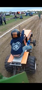 Wired redneck garden tractor pulling in Kentucky #tractorpulling #gardentractorpulling #redneck #usa | Fun Run Pulling Videos