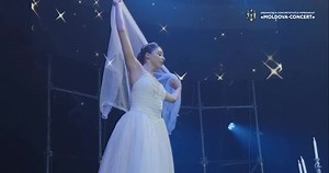 "Valsul iubirii este dansul pe valurile vieții". Eugen Doga Vals. Piano - Eugen Doga, duetul de pianisti Anatolie Lapicus & Iurie Mahovici. La Palatul Național „Nicolae Sulac”. Angry Band, conducător artistic - Valentin Șchirca. Concert "Brio Sonores - Acasa de Craciun". 23.12.2021. | Eugen Doga/ Евгений Дога