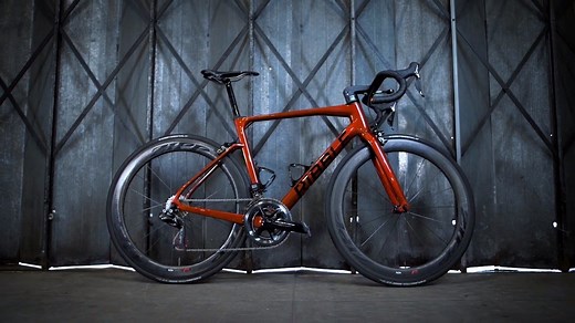 Check out this Ribble CustomColour - our range-topping, super lightweight Ribble Endurance SL R Caliper dressed like a champion with the badge of 2020 Premier League Champions - Liverpool FC to match. Ribble Endurance SL R series - as ridden by Ribble Weldtite Pro Cycling. How will you design yours? Check out the Endurance SL R series - https://www.ribblecycles.co.uk/ribble-endurance-sl-r-series/ | Ribble Cycles