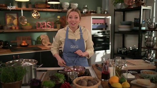 DAS! Rote Sofa: DAS! schmeckt: Rote-Bete-Pasta mit Walnuss-Crunch