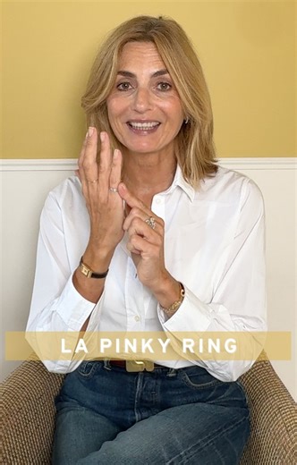 Sylvie Arkoun on Instagram: "💍 La Pinky Ring, c’est plus qu’un bijou. C’est une attitude, un clin d’œil à Oscar Wilde, au dandy du 19e siècle, à l’élégance désinvolte. Aujourd’hui, les designers réinventent ce symbole : entre chevalière brute, sertis délicats ou diamants fluides, chacun y glisse sa personnalité : • La chevalière brute @tomwood_project ou encore la version gravée de motifs colorés de @castrosmith • L’architecturale, sobre et strtucturée de @dinakamaldk01 • Celle ornée de 