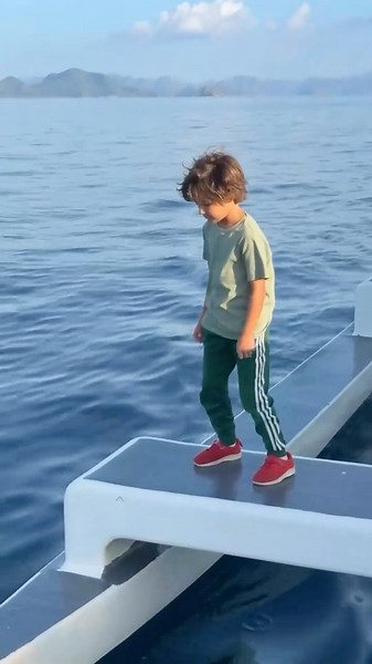 Are you allowed to ride on the wings of the boat?!