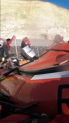 Newhaven RNL Rescue Three Students Cut Off By The Tide