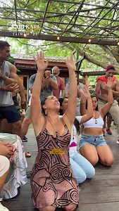 Mostramos nuestras tradiciones y bailes, intercambiamos conocimiento y agradecemos a quienes nos reciben con amor. En nuestra visita a un espacio admirable del pueblo Truku, originario de Taiwán, quisimos mostrar nuestros respetos por todo lo el amor entregado. | KARI KARI Ballet Cultural Rapa Nui